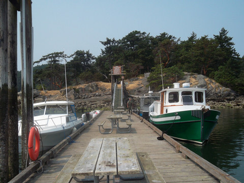 >Fossil Bay to West Beach and Return